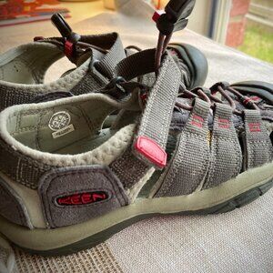 Keen Newport - Kids Size 2 (US) | Size 34 (EU)